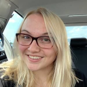 Meet your Posher, Abby